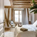 Pavillon Eden - Le Nid - Le Marais Apartment