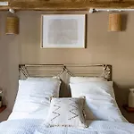 Pavillon Eden - Le Nid - Le Marais Apartment *