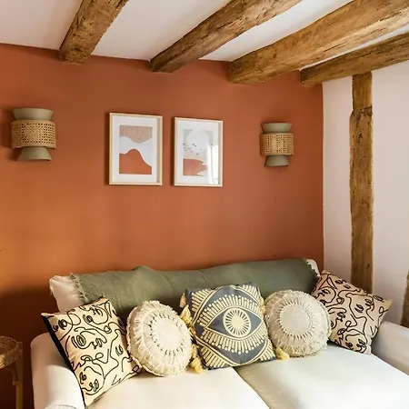 Pavillon Eden - Le Nid - Le Marais Apartment *